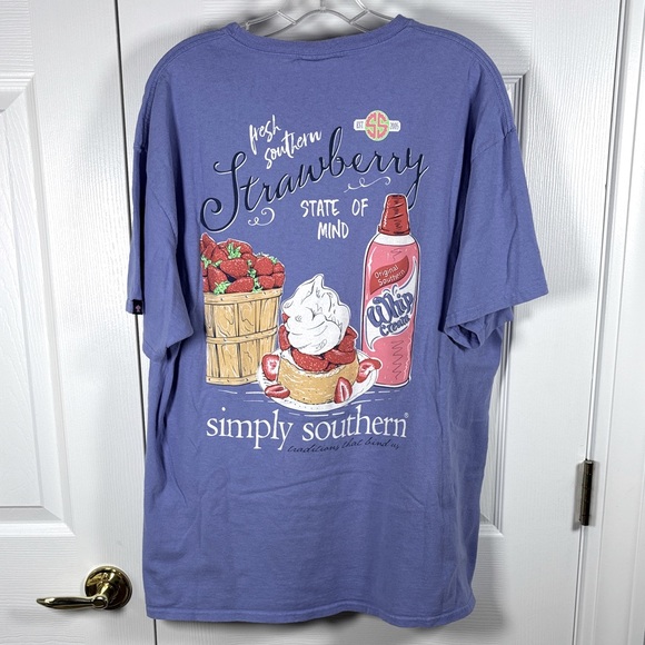 📦SALE📦 Simply Southern Strawberry 🍓 XL T-Shirt - Picture 1 of 4